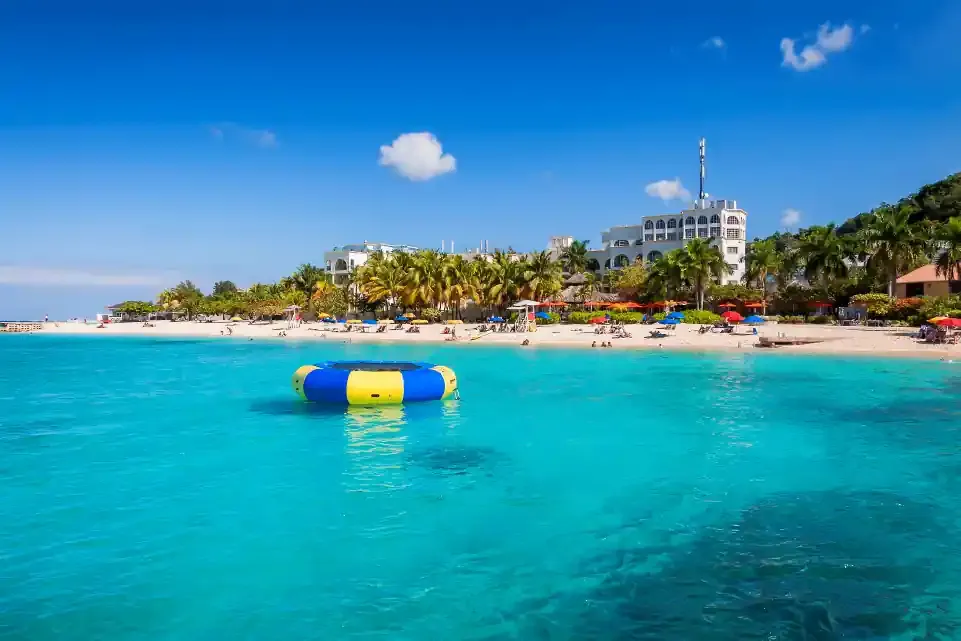 hotel-montego bay-cocha